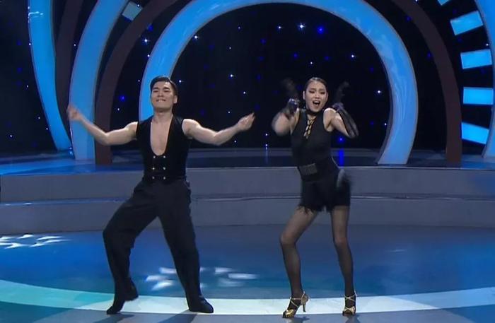 《我是大明星》年度四强即将诞生！李鑫“巨大惊喜”送给谁？