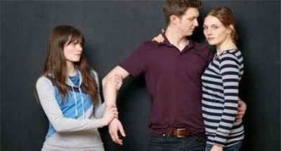 ​谈恋爱被老师发现(谈恋爱被老师发现了,怎么写检讨书)