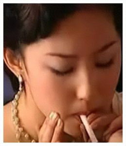 ​娱乐圈抽烟成瘾几位女明星：那英烟不离手，刘亦菲最爱万宝路