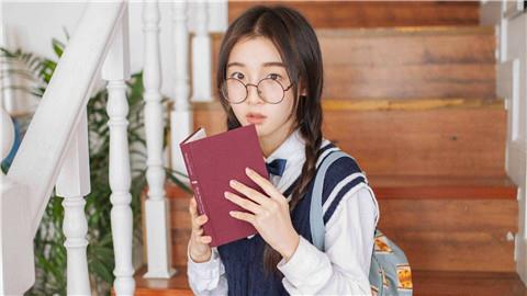 女人还爱着前任的表现 女人还爱着前任的行为