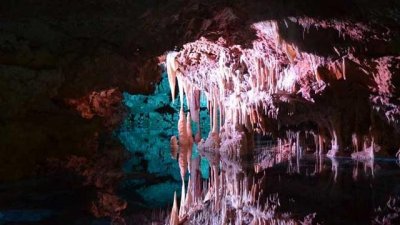 ​漂亮而神奇的钟乳石是怎么形成的？