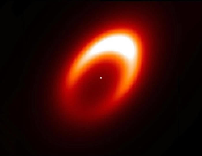 天文学家发现围绕年轻恒星HD 163296运行的尘埃和卵石旋风 可能一颗系外行星正在形成