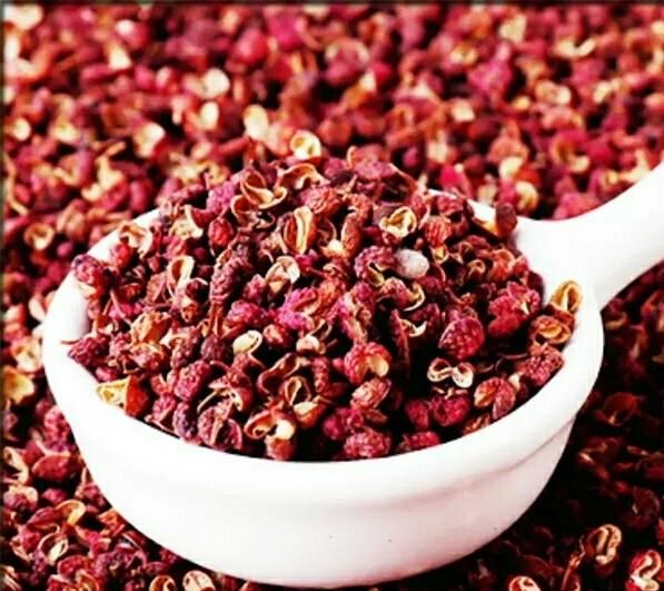 吃花椒粉有什么好处，炒菜时锅里放花椒粉有何益处？图5