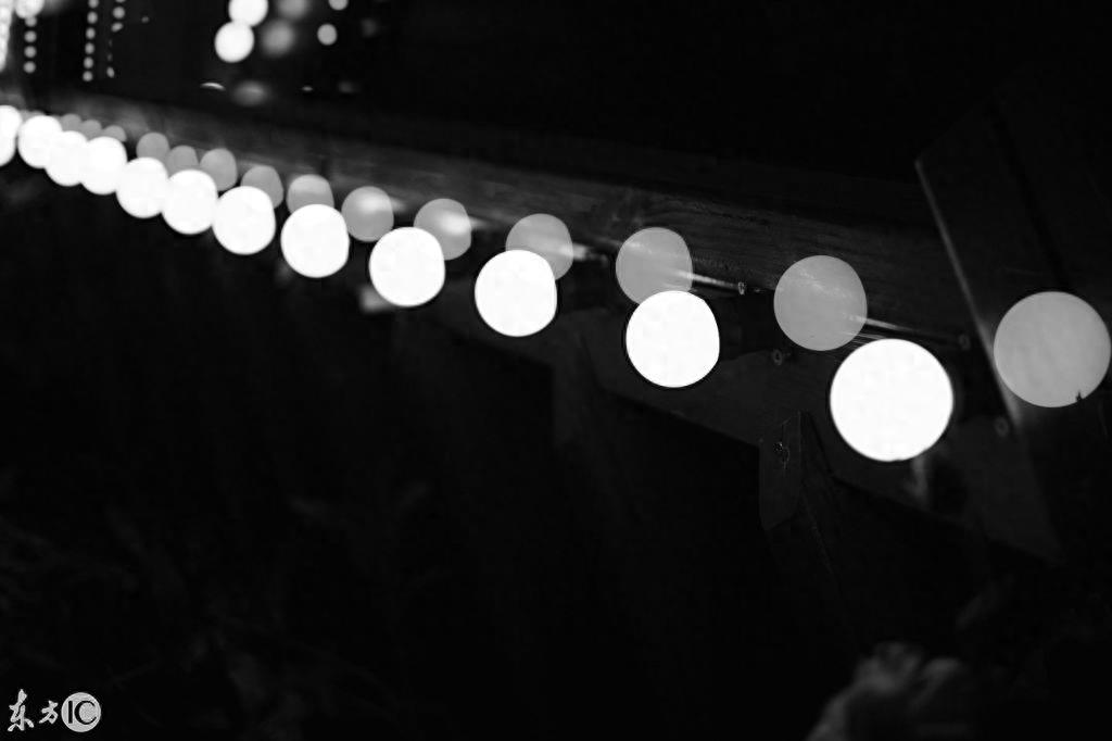 实拍深夜无人街道,只有点点星光,适合思考人生