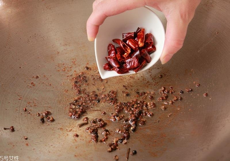 花椒怎么吃 新鲜青花椒怎么吃