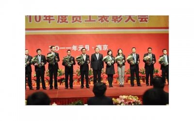 ​老爸出轨了,作为儿子应该怎么办