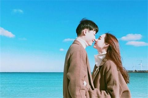 惹女朋友生气了怎么哄她开心1