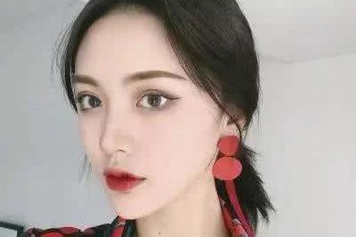 “渣女”才有的5种行为,别说你不信!中一条就分手吧?