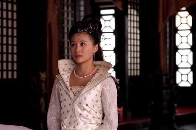 被观众称为“国民嫂子”,《惊蛰》中最受欢迎,如今邀约不断