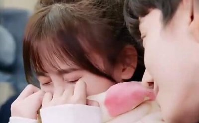 ​女生发捂脸是什么意思？女生发捂脸该怎么回答