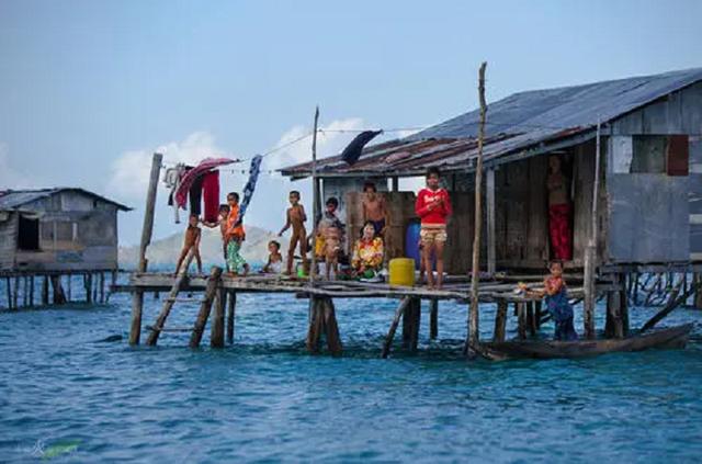巴瑶族人为什么永远生活在水上（唯一没有国籍的巴瑶族）(1)