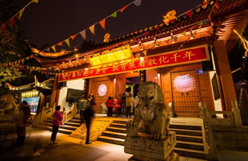 南京夫子庙,中国最大的传统古街市,著名国家AAAAA级旅游景区