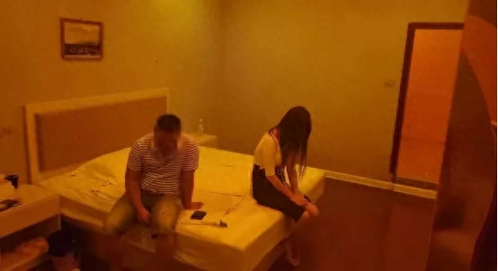 上海小红楼事件(回顾上海红楼事件)