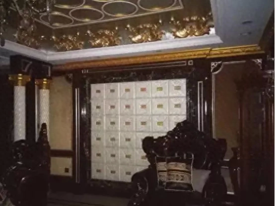 上海小红楼事件(回顾上海红楼事件)