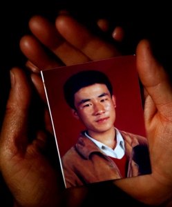 ​1996年我国最大冤案！18岁内蒙少年含冤而死，脸颊震碎合不上眼