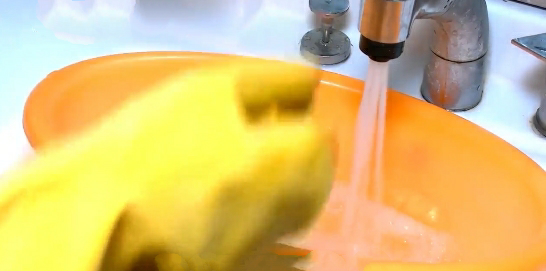 漂白剂怎么用,漂白水的正确用法步骤图2