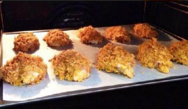 隔夜炸鸡如何烤箱回脆,炸鸡怎么保存第二天还是脆脆的呢图5