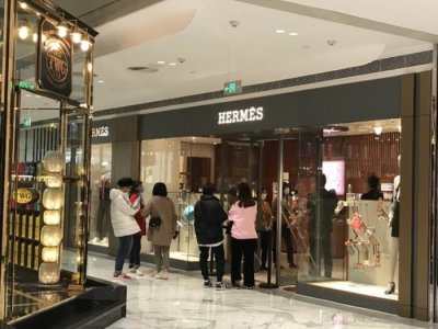 ​爱马仕铂金包价格（爱马仕配货现象不断）