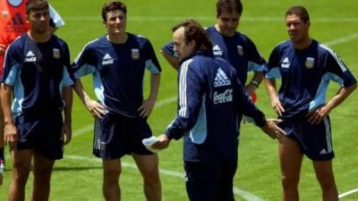 ​阿根廷队历届世界杯详细战绩（世界杯的遗憾102002年的阿根廷队）