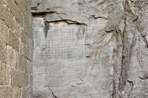 浚县大伾山天宁寺,最出名的就是北方最大的大伾山大佛