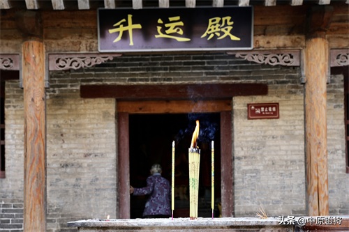 浚县大伾山天宁寺,最出名的就是北方最大的大伾山大佛