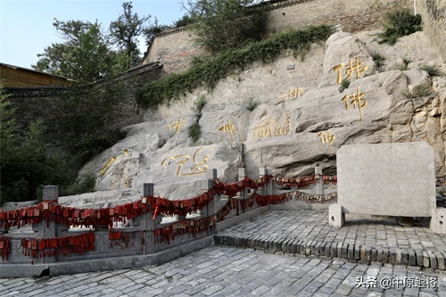 浚县大伾山天宁寺,最出名的就是北方最大的大伾山大佛