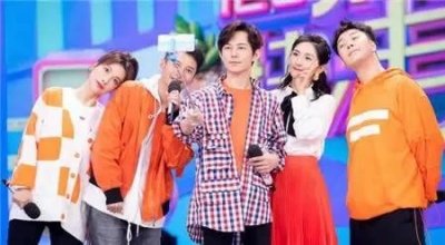 ​何炅儿子曝光引热议，还是娱乐圈当红小鲜肉？本尊出面解释