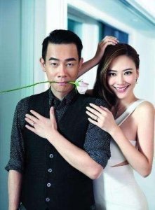 ​有一种宠溺叫陈小春与应采儿。他们俩才是天造地设的一对？