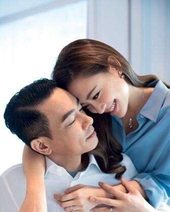 有一种宠溺叫陈小春与应采儿。他们俩才是天造地设的一对？