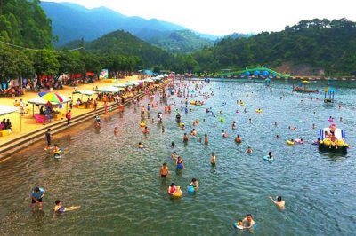 ​佛山龙涛湾水上乐园 开启夏天玩水模式