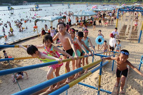 佛山龙涛湾水上乐园 开启夏天玩水模式
