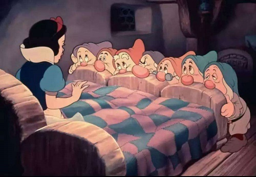 白雪公主童话故事完整版(白雪公主的故事在线阅读)