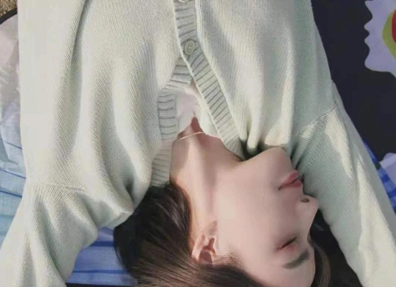 独来独往沉默寡言的女生 喜欢独来独往的女人