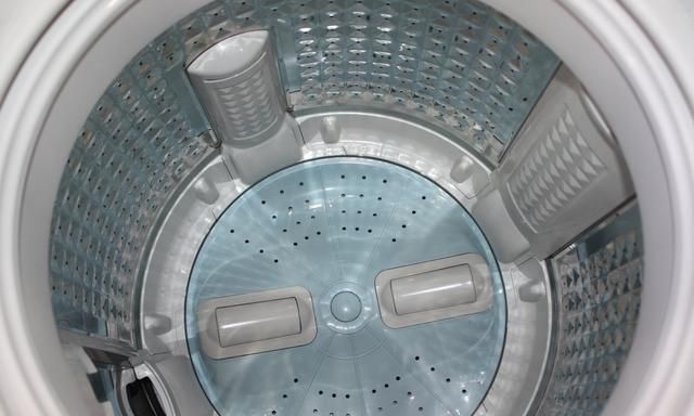 滚筒洗衣机和波轮洗衣机，滚筒洗衣机和波轮洗衣机哪个更实用耐用，为什么？图2