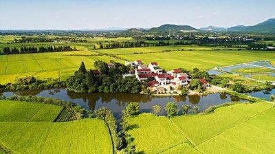 ​从兰州出发自驾去新疆，假如南疆北疆都走一走，大概需要多少费用该怎么合理计