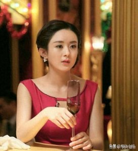 ​胭脂｜赵丽颖民国小姐造型又美又帅，看看你最喜欢哪套？