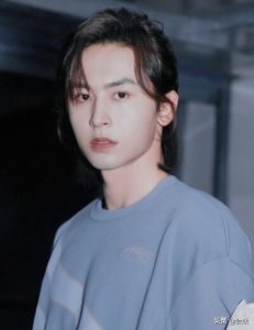 ​张哲瀚被全网封杀，中纪委再怒批，请做人间清醒的粉丝