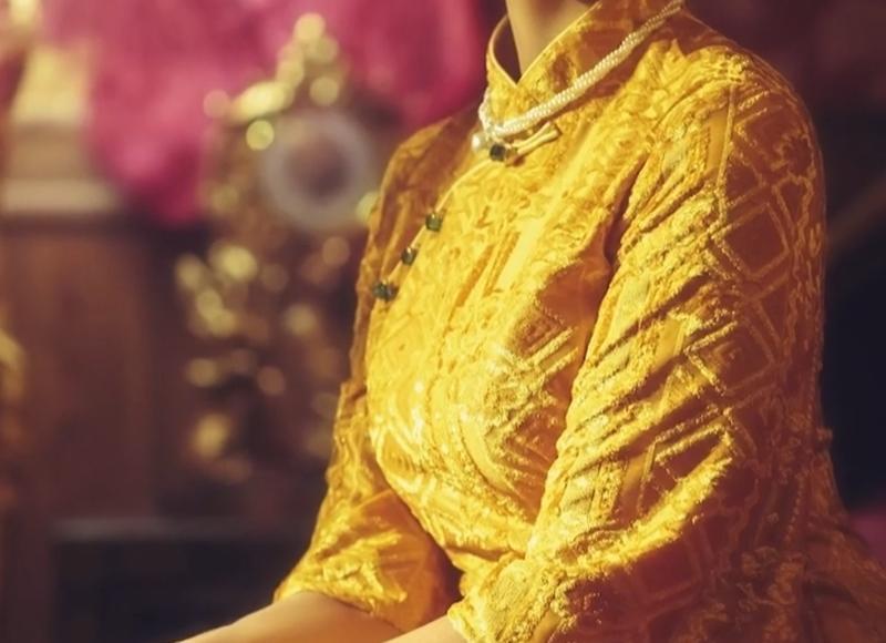 旅途中我和明星般的她相爱了,最近她告诉了我这个秘密,我好痛苦 旅途中我和明星般的她相爱了,最近她告诉了我这个秘密,我好痛苦