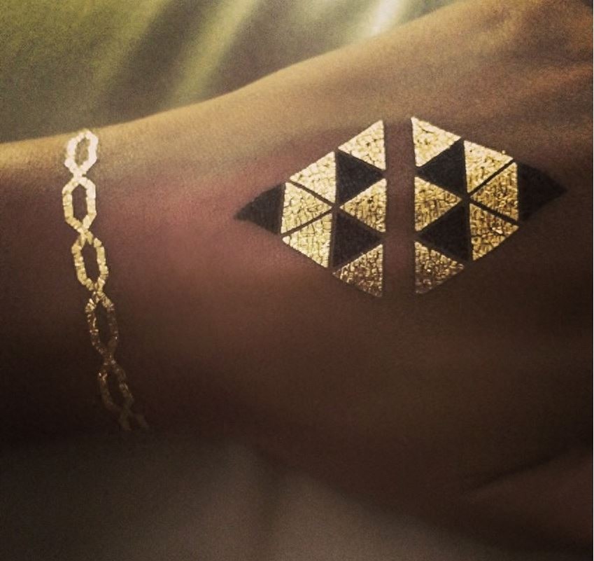 我们最爱的闪闪发光纹身贴纸!大家都来亮一”夏”吧~