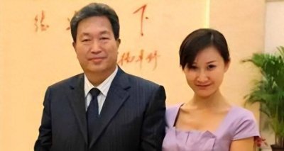 ​河北前首富杨卓舒：忽悠40万投资者上百亿，给自己配12名美女秘书