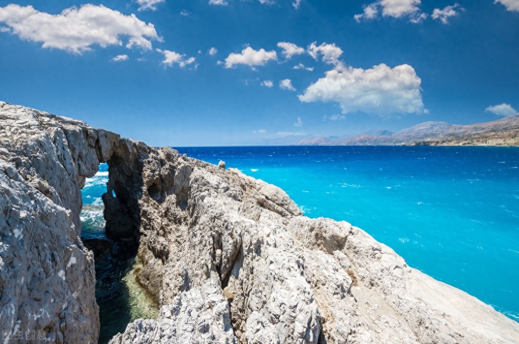 黑沙湾是澳门著名的天然海滨浴场,如今成为知名的旅游胜地