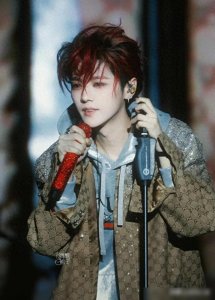 ​鹿晗帅到炸，黄子韬成大叔，岁月不饶人是啥滋味？