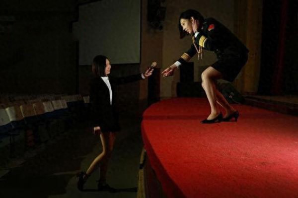 意想不到:揭秘军校女生的日常生活