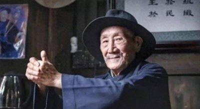 四川人说“袍哥人家，绝不拉稀摆带”，是什么意思？