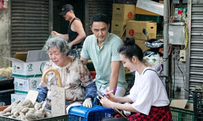 爆料：“霸道总裁”明道和王鸥恋情曝光，两人携手见家长