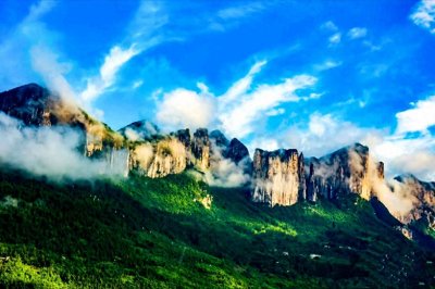 ​湖北不仅山地面积比河南大多了，平原面积也比河南少多了，还缺水