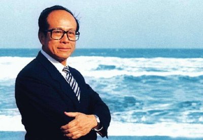 ​李嘉诚国内套现1700亿，赚欧洲上千亿，连卖1155亿海外资产被调查