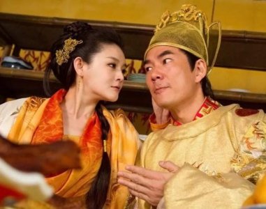 ​任贤齐妻子近照罕见曝光，隐婚16年仍然如初恋，难怪不愿公开她