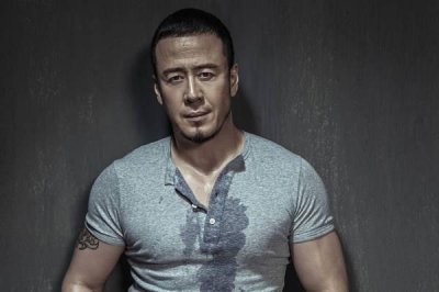 ​杨坤新恋情疑曝光 两人被拍到一起看电影