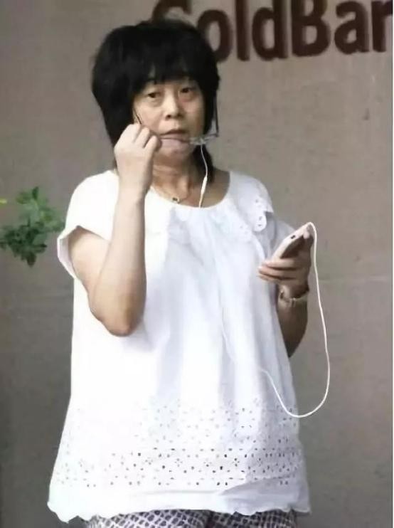 葛优电影全集（葛优与妻子结婚35年恩爱至今）